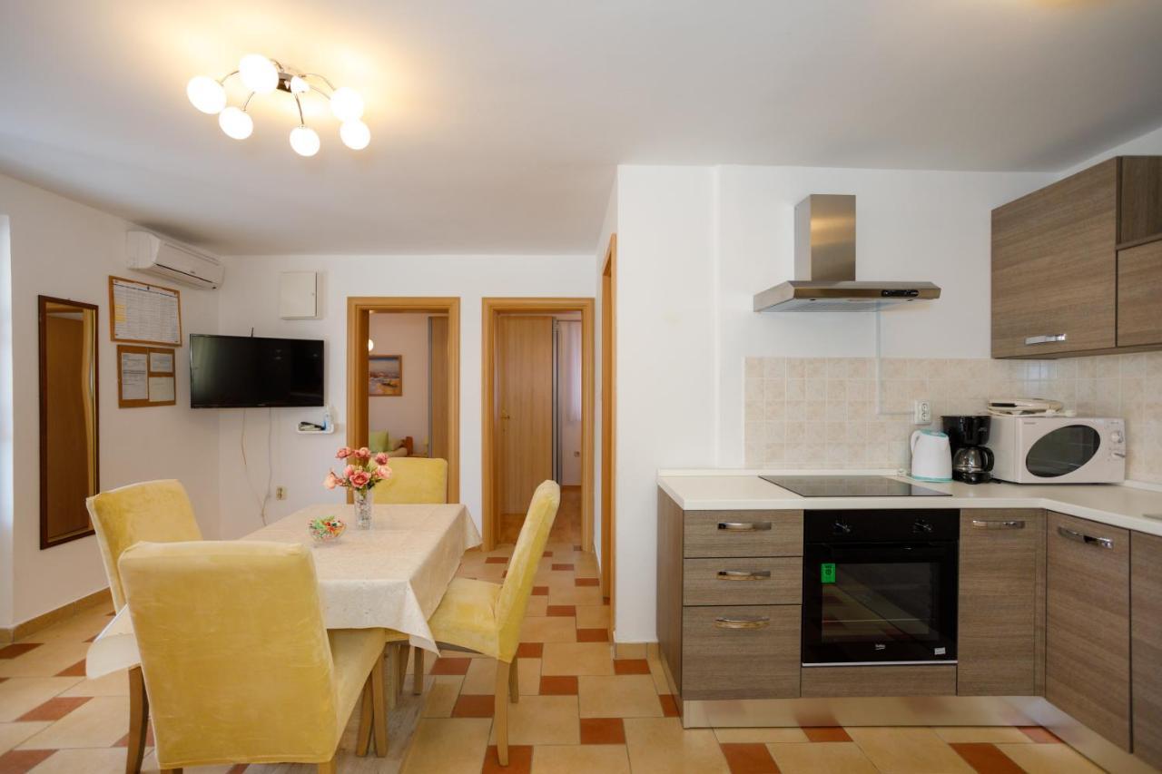 קרק Apartmani Bakran מראה חיצוני תמונה
