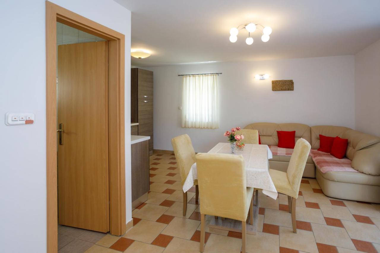 קרק Apartmani Bakran מראה חיצוני תמונה